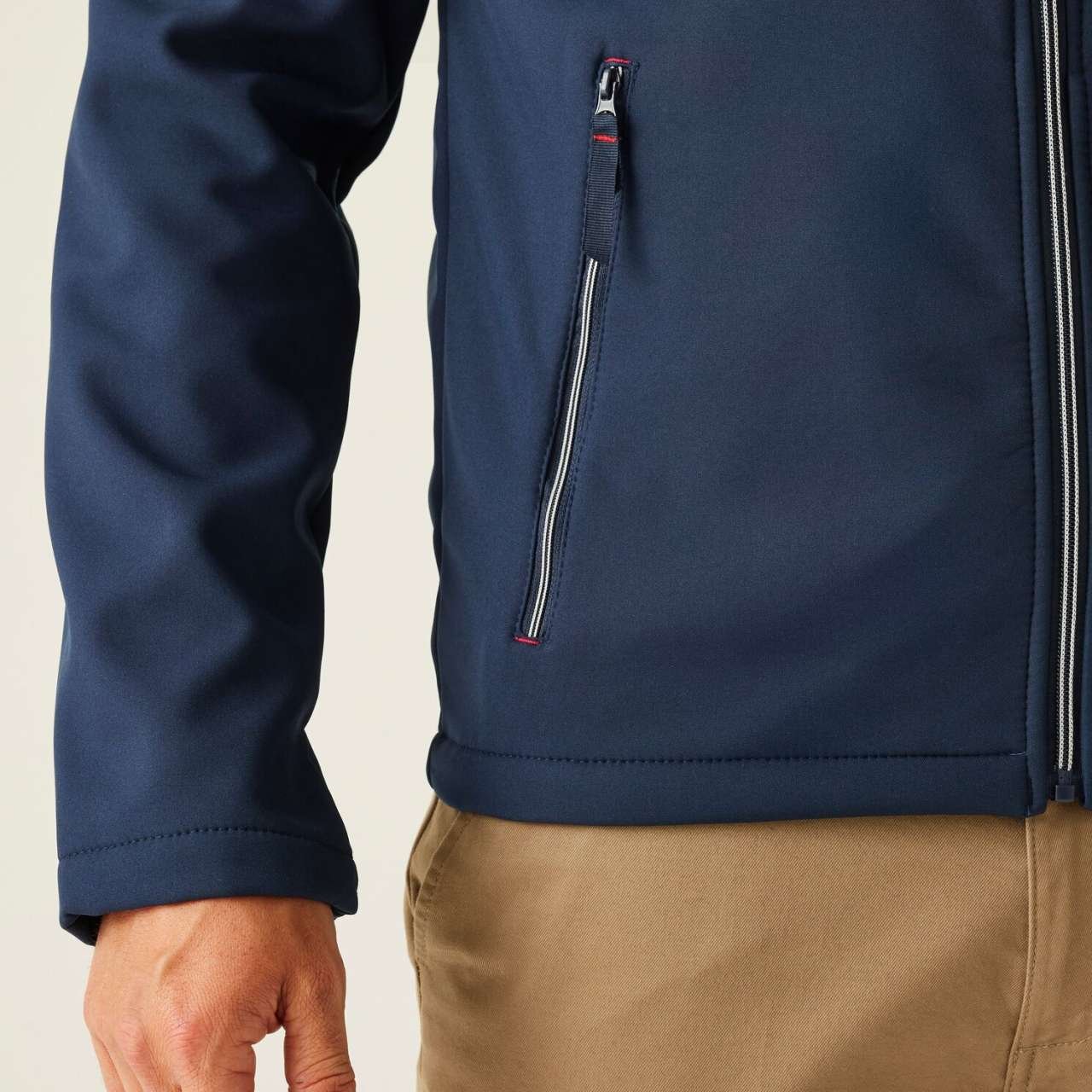 https://www.ldy.hr/_assets/_PrintoTerra/regatta/model/retra762/retra762-5.jpg