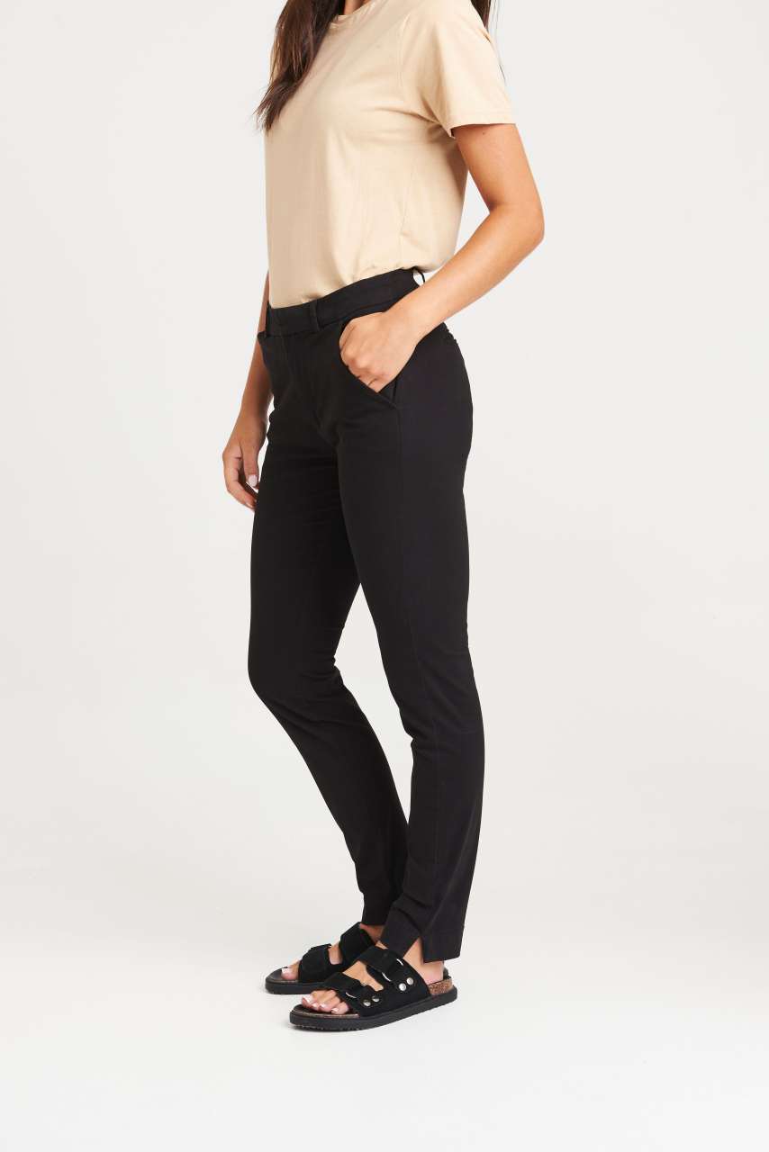https://impresamissoni.com/_im/_printoterra/so-denim/model/sd025/sd025-4.jpg