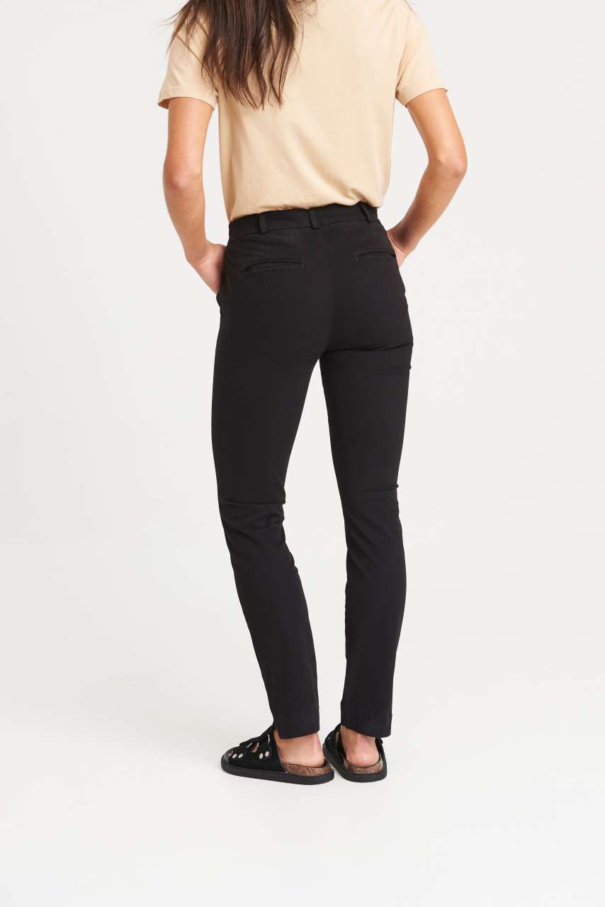 https://impresamissoni.com/_im/_printoterra/so-denim/model/sd025/sd025-6.jpg